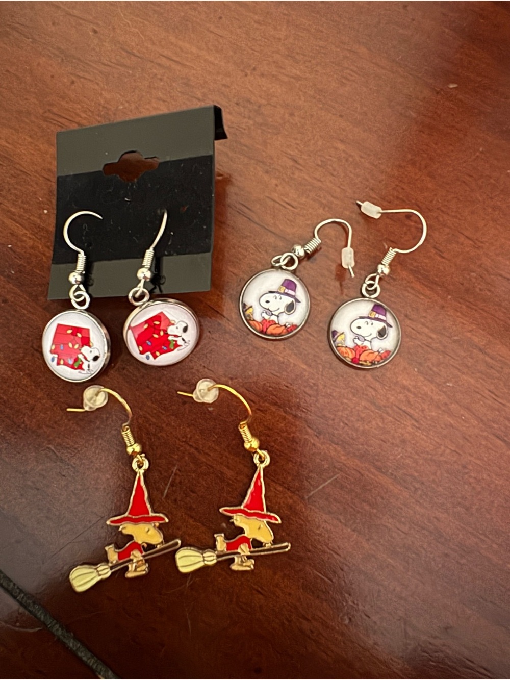 Peanuts Halloween Kids Earrings - Red, White, Gold Accents
